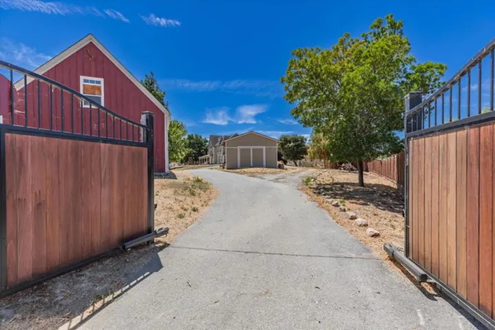 385 Hitch Drive, Hollister, California 95023
