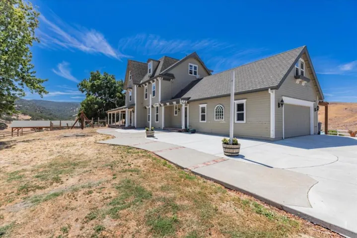 385 Hitch Drive, Hollister, California 95023