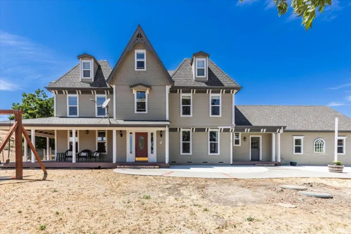 385 Hitch Drive, Hollister, California 95023