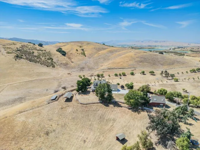 385 Hitch Drive, Hollister, California 95023