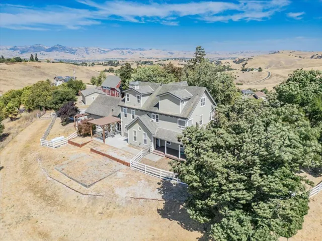 385 Hitch Drive, Hollister, California 95023