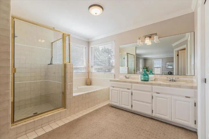 385 Hitch Drive, Hollister, California 95023