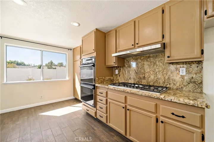 25237 Via Las Lomas, Murrieta, California 92562