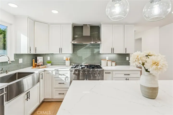 961 Coronado Drive, Costa Mesa, California 92626