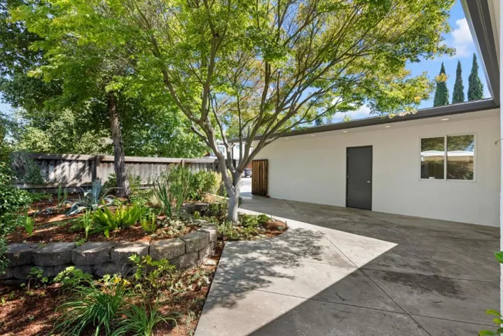 3060 Stelling Drive, Palo Alto, California 94303