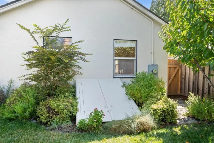 1130 Chapel Drive, Santa Clara, California 95050