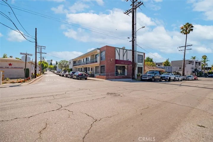 888 N Kenilworth Ave, Glendale, California 91203