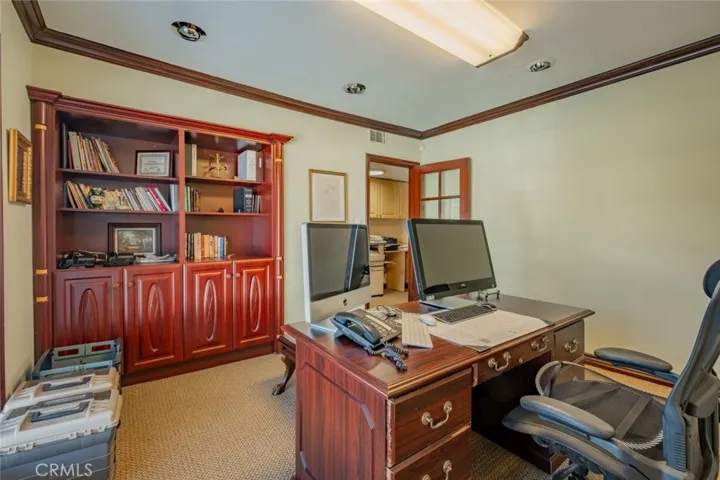888 N Kenilworth Ave, Glendale, California 91203