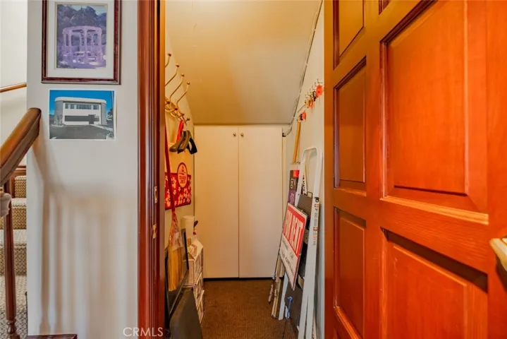 888 N Kenilworth Ave, Glendale, California 91203