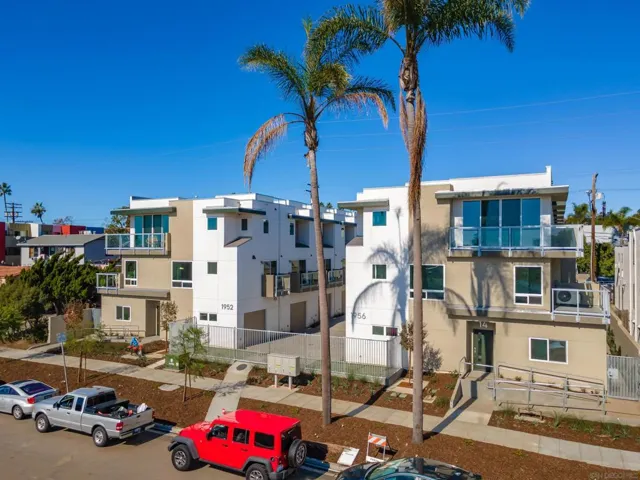 1956 Hornblend St 12, San Diego, California 92109