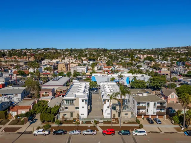 1956 Hornblend St 12, San Diego, California 92109