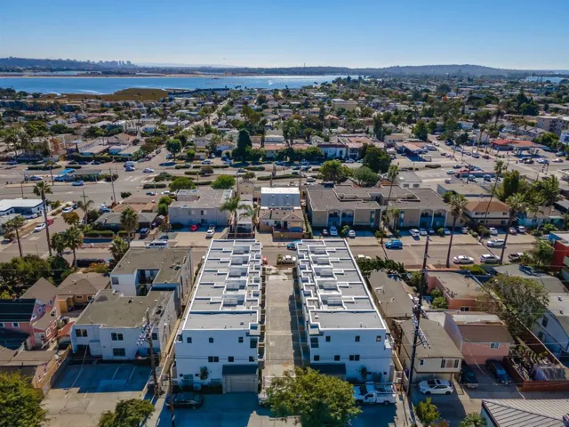 1952 Hornblend St 3, San Diego, California 92109