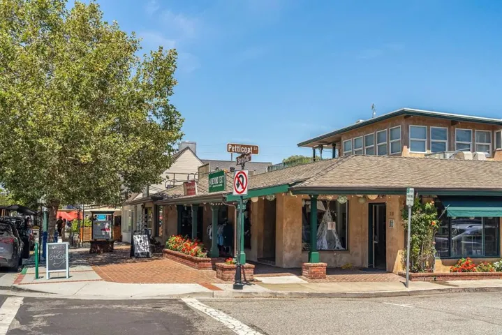 18242 Seebree Lane, Monte Sereno, California 95030