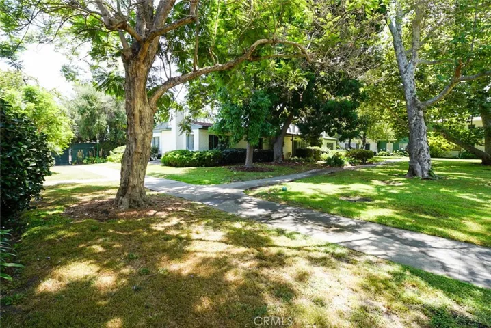5123 Village, Los Angeles, California 90016