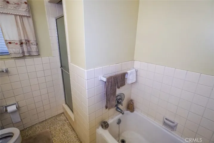 5123 Village, Los Angeles, California 90016