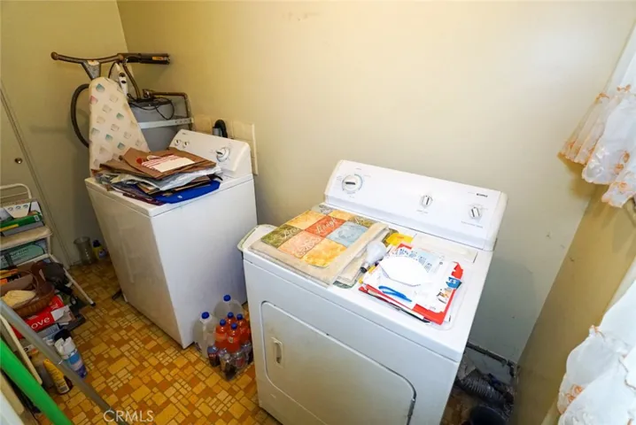5123 Village, Los Angeles, California 90016