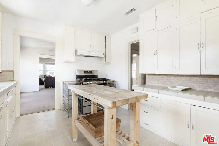 1322 N Alexandria Avenue, Los Angeles, California 90027