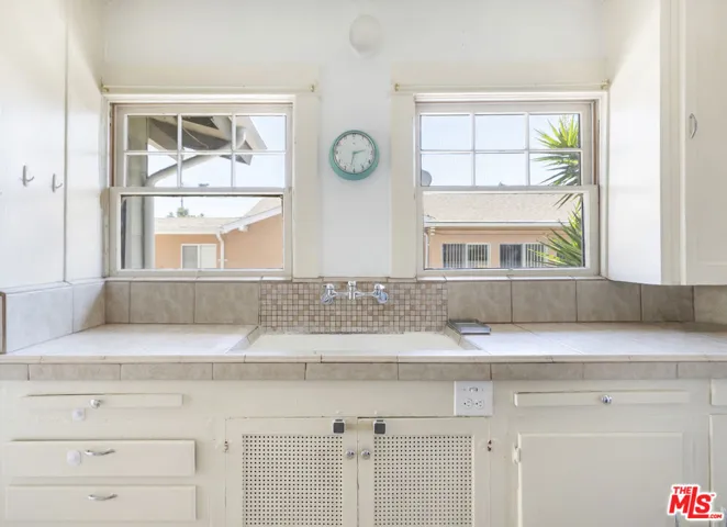 1322 N Alexandria Avenue, Los Angeles, California 90027
