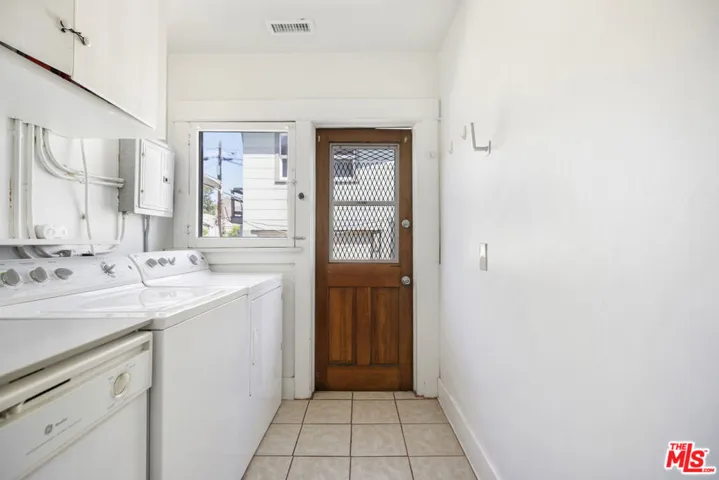 1322 N Alexandria Avenue, Los Angeles, California 90027