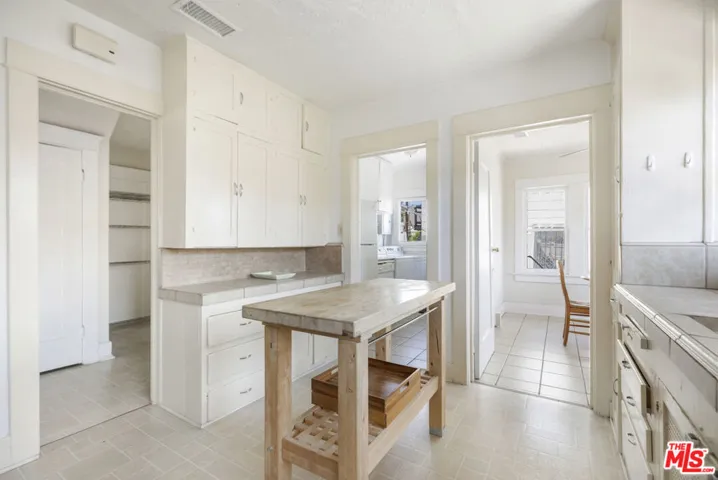 1322 N Alexandria Avenue, Los Angeles, California 90027