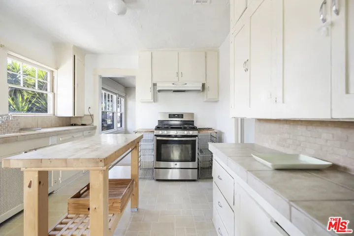 1322 N Alexandria Avenue, Los Angeles, California 90027