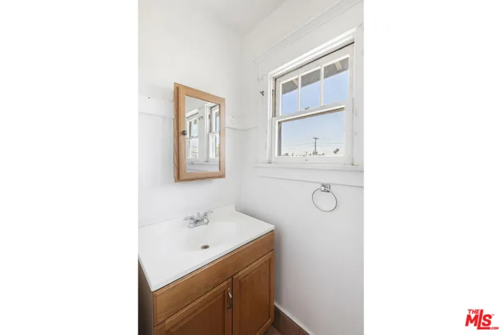 1322 N Alexandria Avenue, Los Angeles, California 90027
