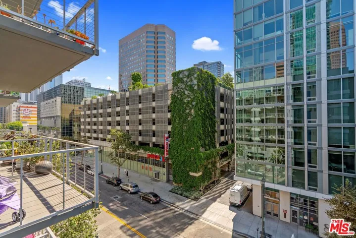 645 W 9th Street 425, Los Angeles, California 90015
