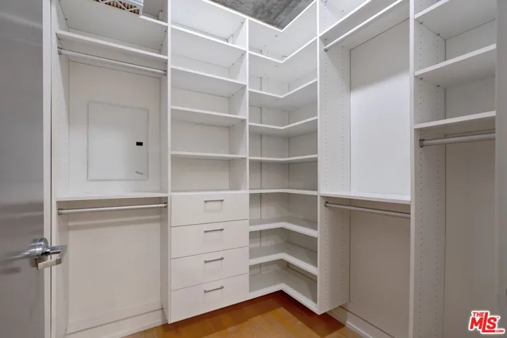 645 W 9th Street 425, Los Angeles, California 90015
