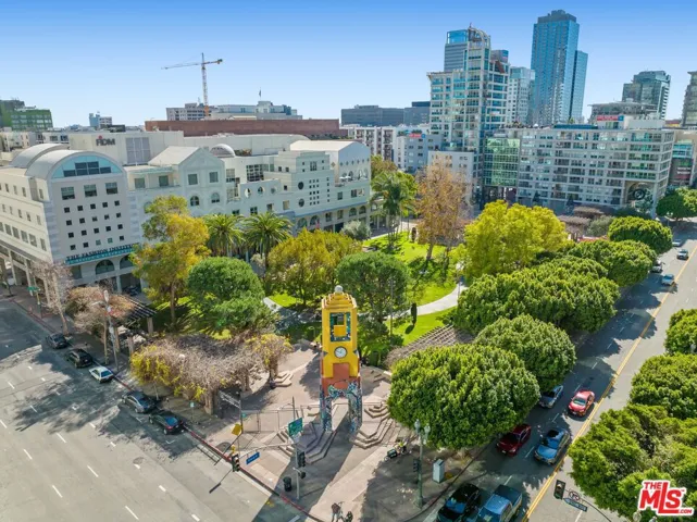 645 W 9th Street 425, Los Angeles, California 90015
