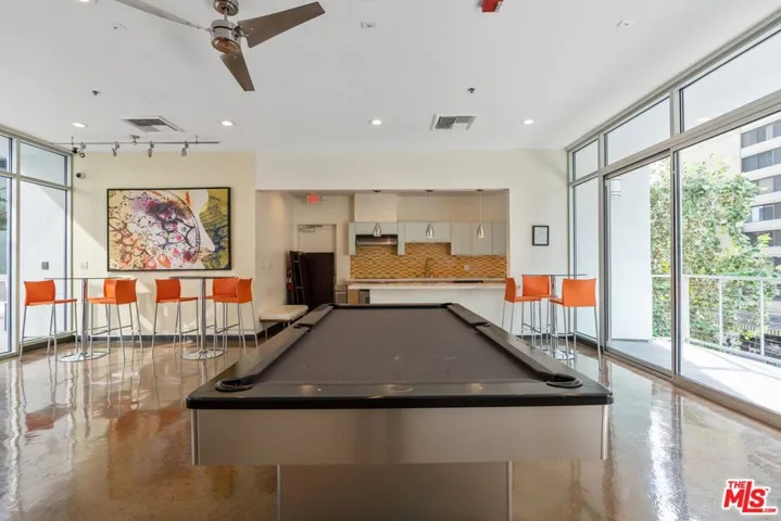 645 W 9th Street 425, Los Angeles, California 90015