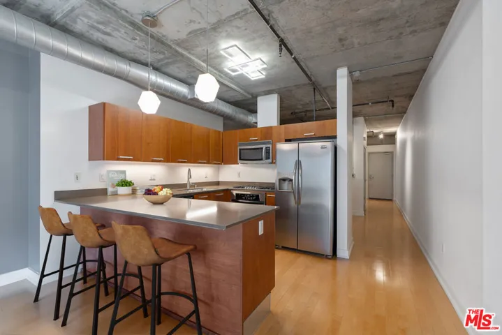 645 W 9th Street 425, Los Angeles, California 90015