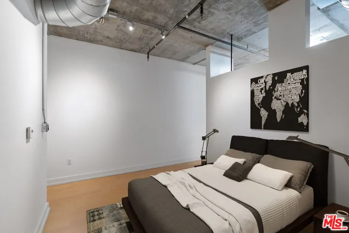 645 W 9th Street 425, Los Angeles, California 90015