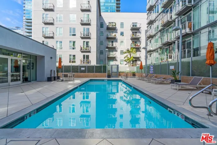 645 W 9th Street 425, Los Angeles, California 90015