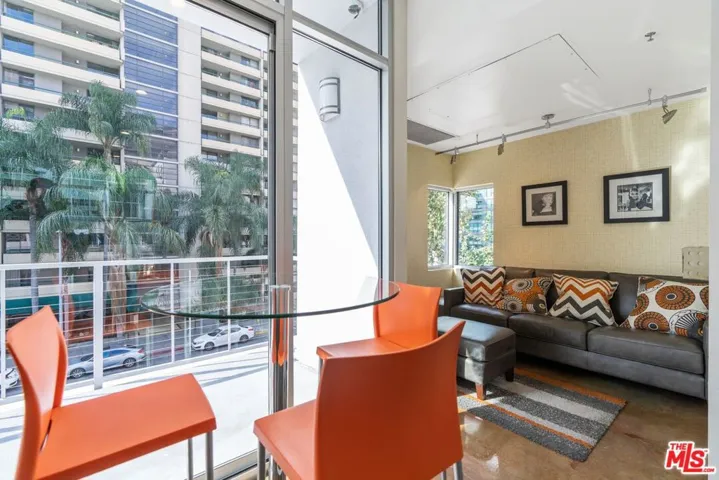 645 W 9th Street 425, Los Angeles, California 90015