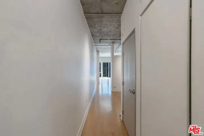 645 W 9th Street 425, Los Angeles, California 90015