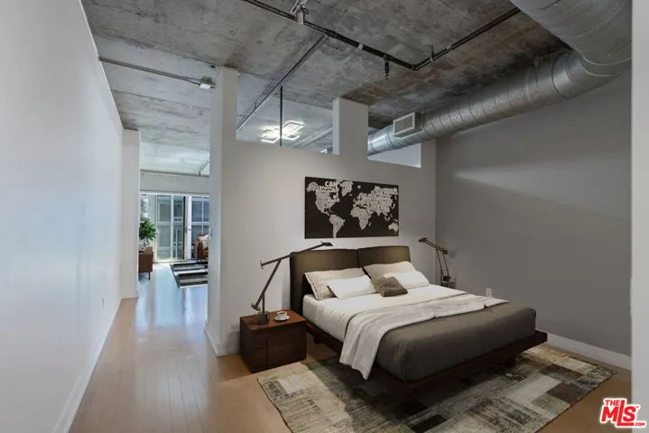 645 W 9th Street 425, Los Angeles, California 90015