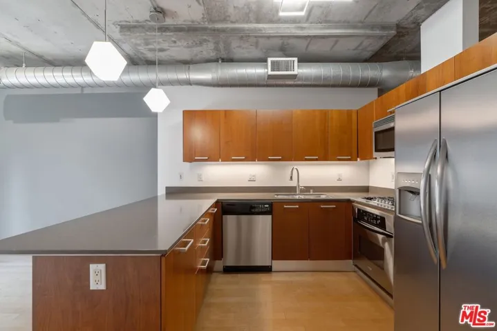 645 W 9th Street 425, Los Angeles, California 90015