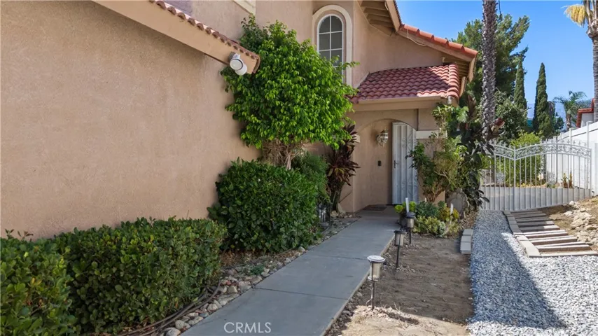 14908 Poinsettia Circle, Fontana, California 92336