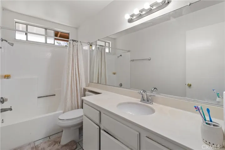 14908 Poinsettia Circle, Fontana, California 92336
