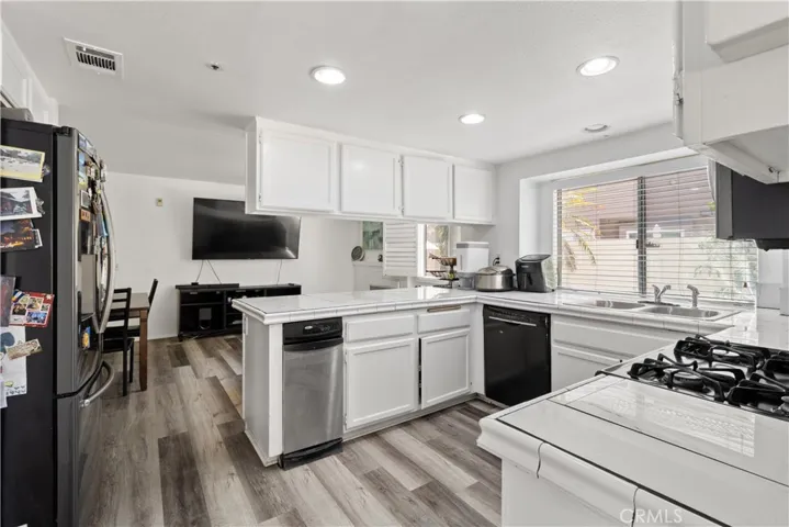 14908 Poinsettia Circle, Fontana, California 92336