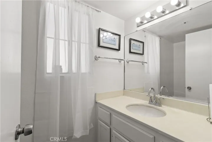 14908 Poinsettia Circle, Fontana, California 92336