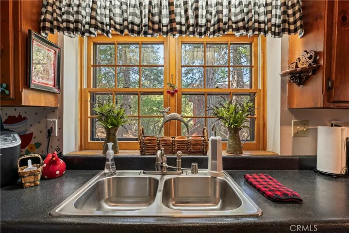 24201 Horst Drive, Crestline, California 92325