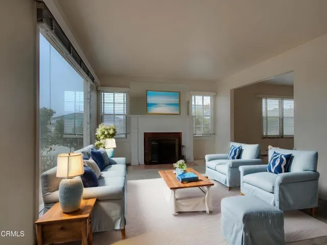 Living Room VS