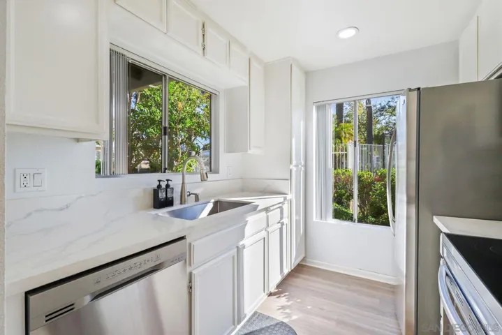 225 Diamond Way 111, Vista, California 92083