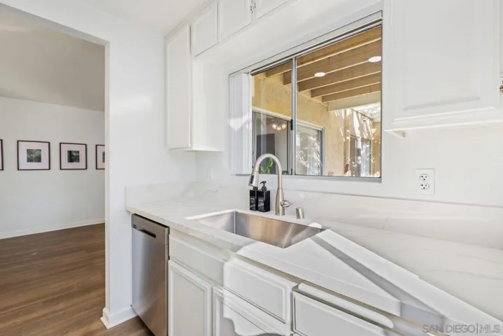 225 Diamond Way 111, Vista, California 92083
