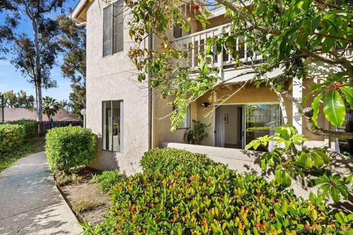 225 Diamond Way 111, Vista, California 92083