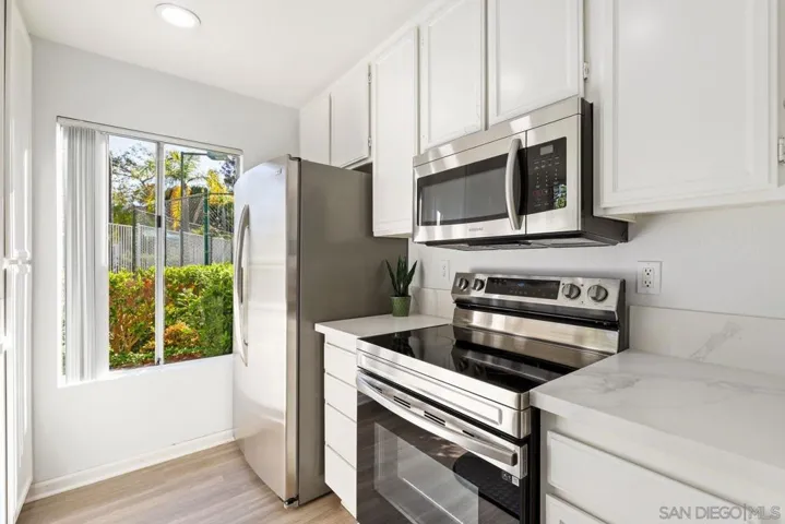 225 Diamond Way 111, Vista, California 92083