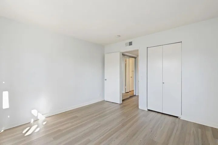 225 Diamond Way 111, Vista, California 92083