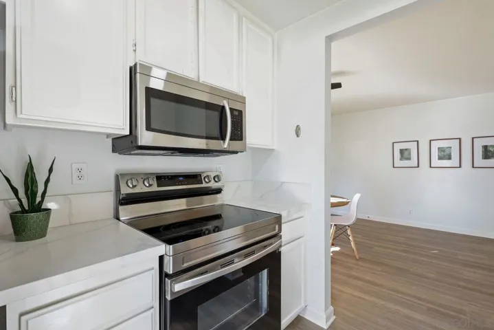 225 Diamond Way 111, Vista, California 92083