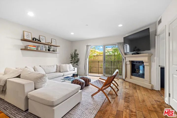 8238 W Manchester Avenue 204, Playa Del Rey, California 90293